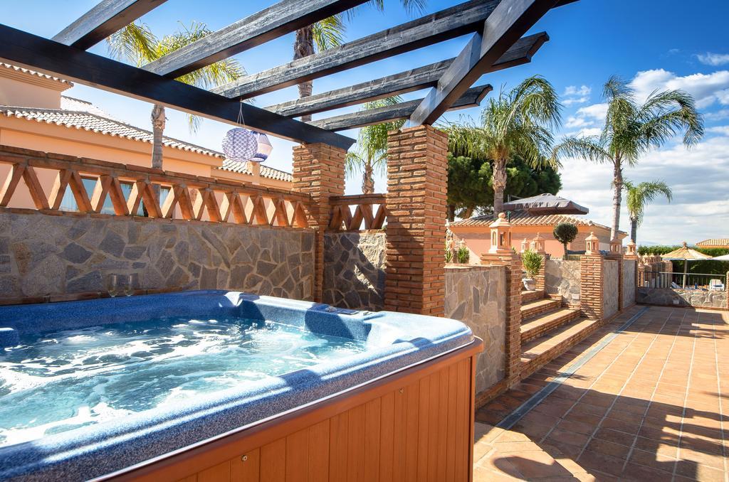 Alhaurín de la Torre Villa Conmigo Bed & Breakfast מראה חיצוני תמונה
